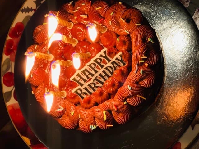 Vanilla Cake with Chocolate Frosting